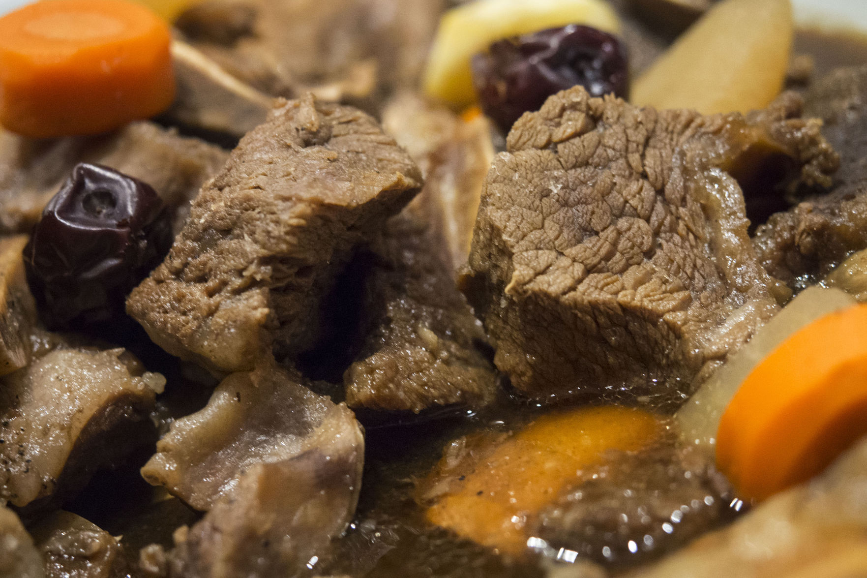 Braised beef rib with soy sauce